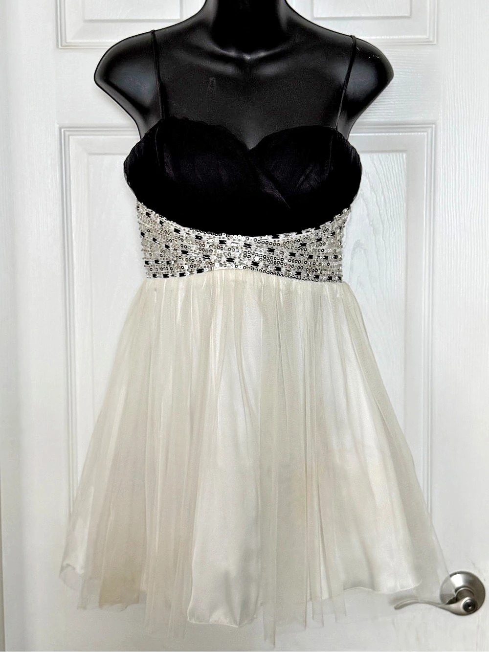 B. DARLIN Black & White Sequin Mini Dress Size 7/8 Like New